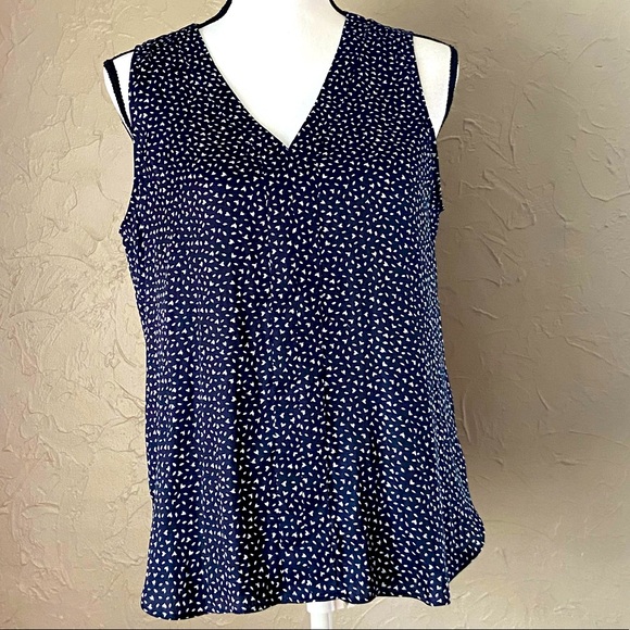 Banana Republic Tops - 3/$25 Banana Republic small sleeveless midnight blue/white print sleeveless top